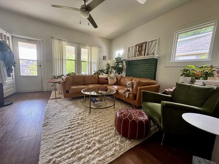 219 Camden St - Photo 6 of 20