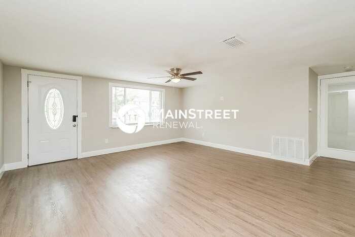 5706 Bay Blvd - Photo 2 of 16