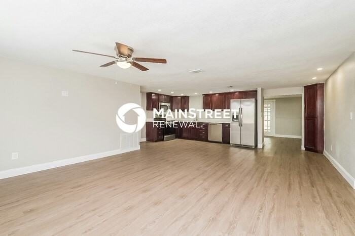 5706 Bay Blvd - Photo 3 of 16
