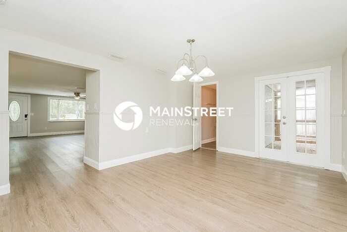 5706 Bay Blvd - Photo 4 of 16