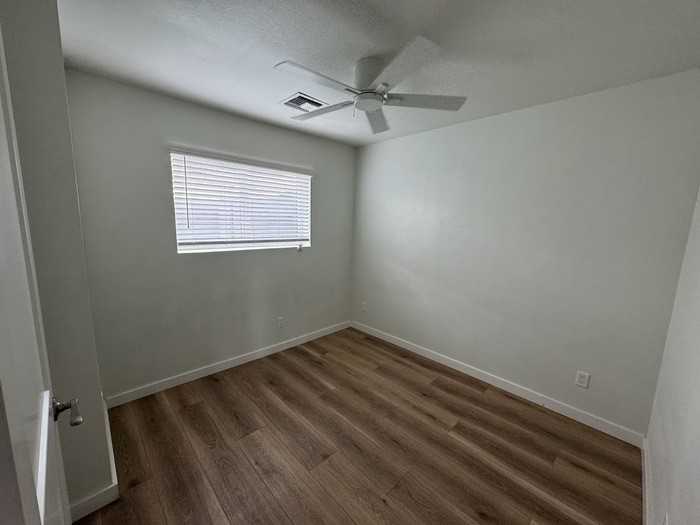 638 W 5th Ave #C - Photo 6 of 13