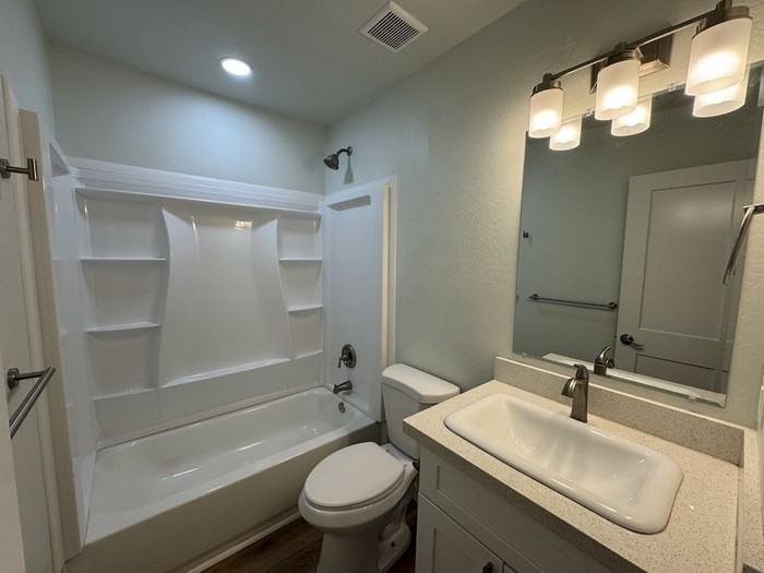 638 W 5th Ave #C - Photo 7 of 13