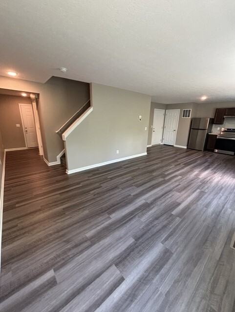 2899 Pine Leaf Ct - Photo 2 of 16