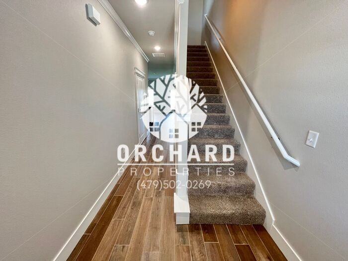 3002 N Conway Dr - Photo 2 of 13