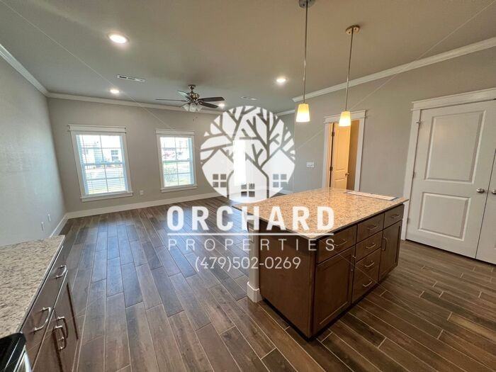 3002 N Conway Dr - Photo 3 of 13