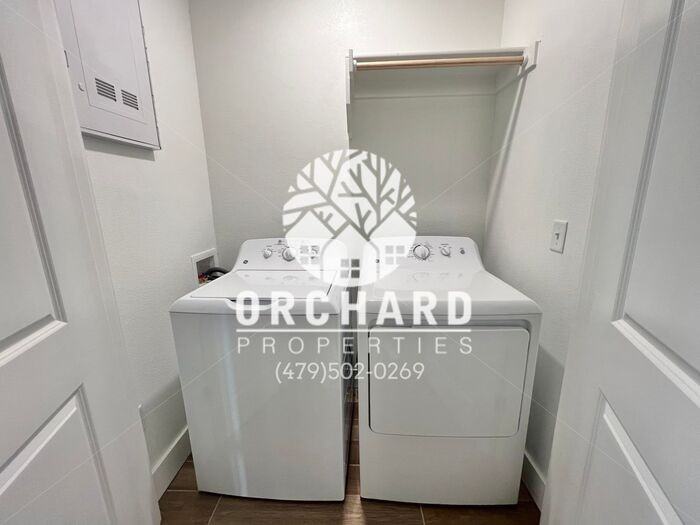 3002 N Conway Dr - Photo 6 of 13