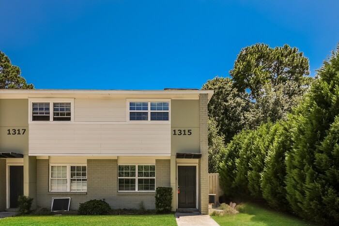 1315 Mathis Ferry Rd