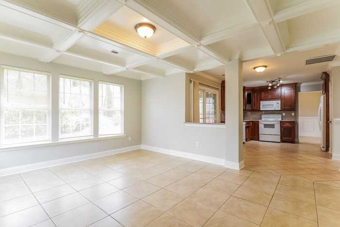 103 Montauk Dr - Photo 3 of 10