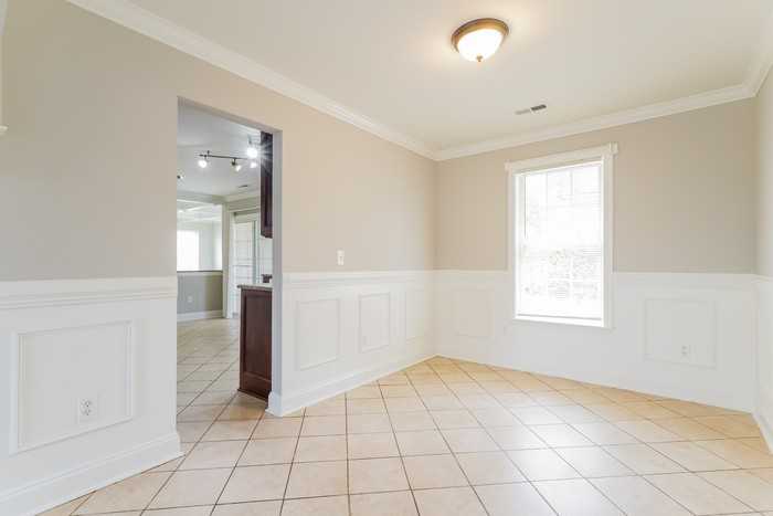 103 Montauk Dr - Photo 4 of 10