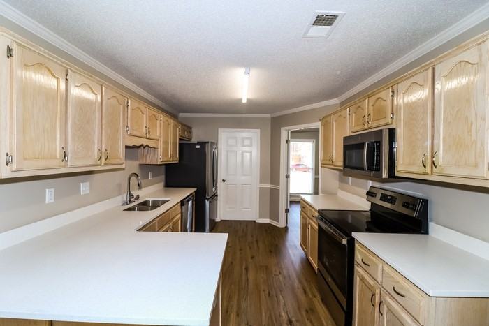 9159 Bellehurst Cv - Photo 3 of 16