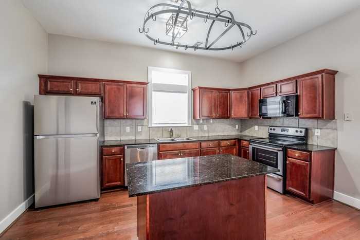 5439 Camellia Ln - Photo 4 of 10