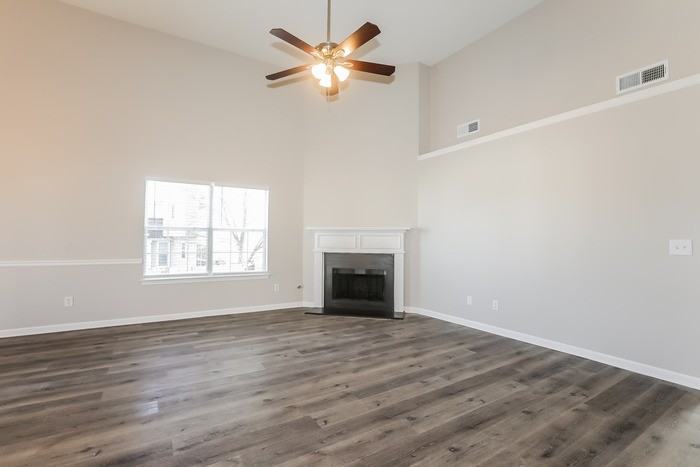 1930 Cutters Mill Way - Photo 4 of 12