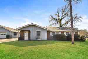 featured image of 1122 Oates Rd