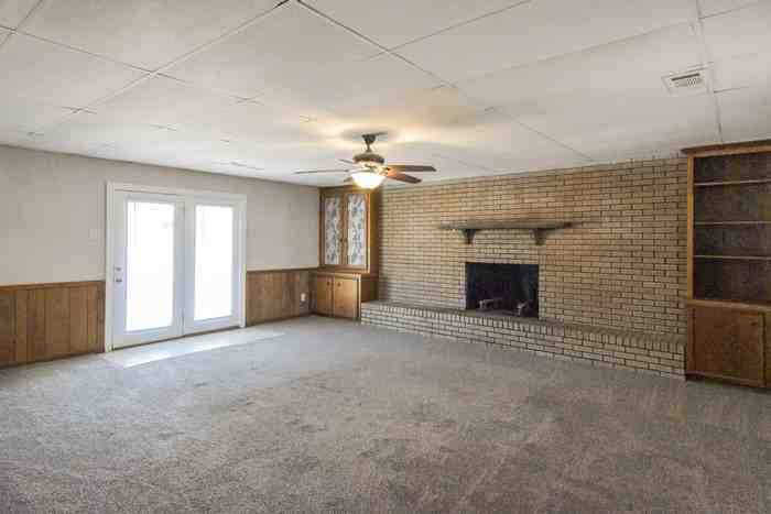 1122 Oates Rd - Photo 3 of 9