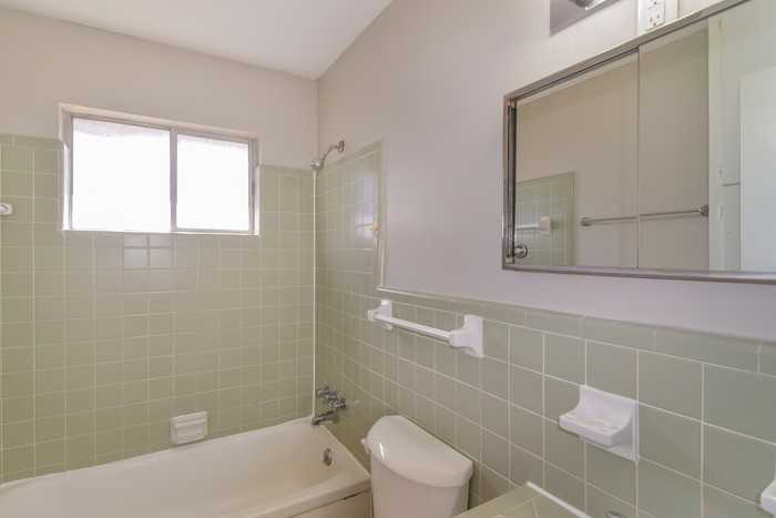 1122 Oates Rd - Photo 6 of 9