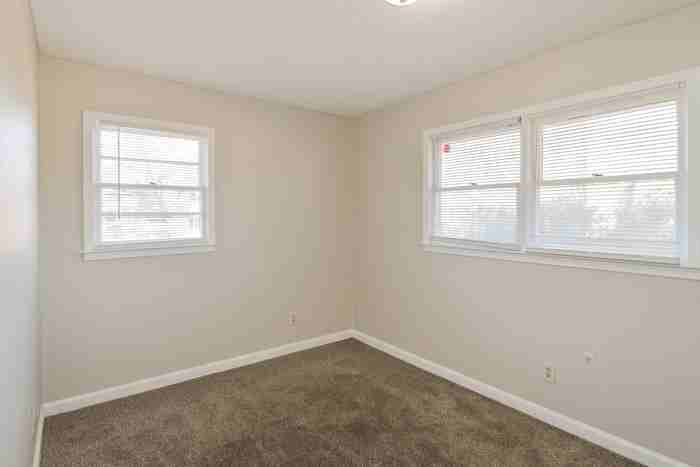1122 Oates Rd - Photo 7 of 9