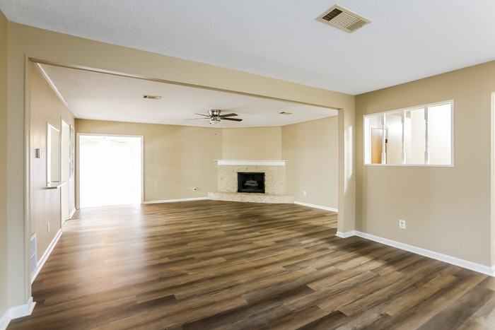 20 Single Oaks Dr - Photo 4 of 11