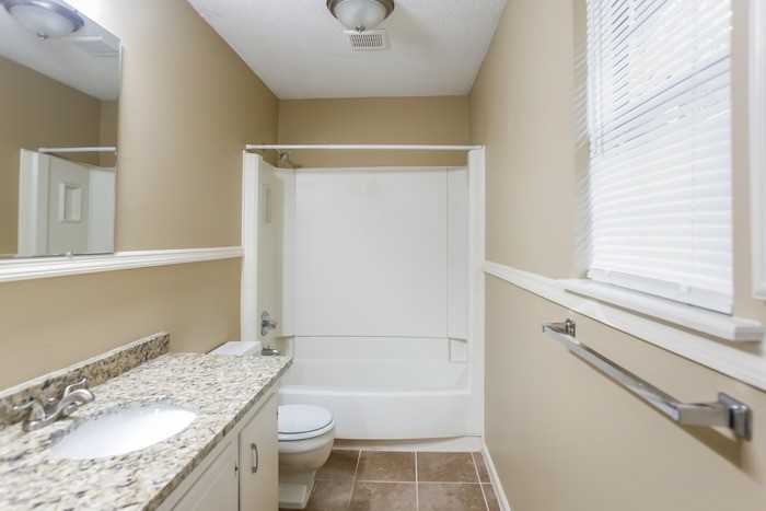 20 Single Oaks Dr - Photo 7 of 11