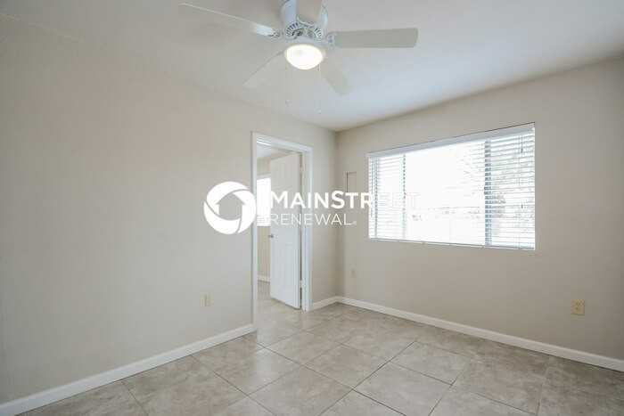 4209 S Liberty Ave - Photo 3 of 16