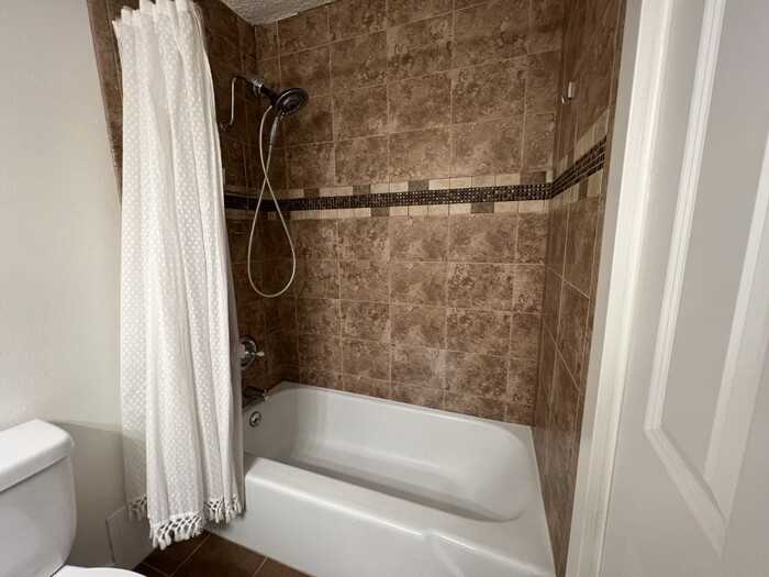 1425 S Puget Dr #I1 - Photo 7 of 13