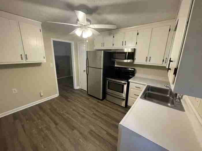1060 Sourwood Ct #1060 - Photo 6 of 11