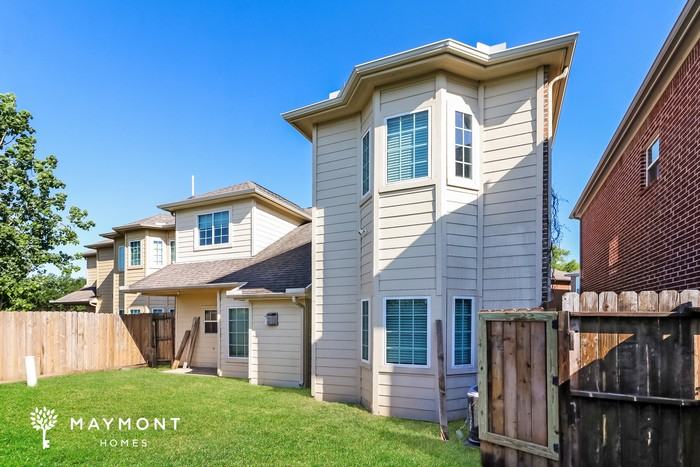 14623 Sanour Dr - Photo 3 of 3