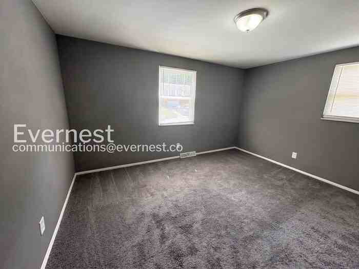 279 Hazel Rd - Photo 7 of 22
