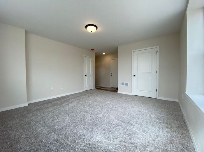 1760 Bernardy Dr - Photo 5 of 30