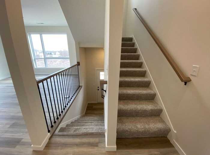 1760 Bernardy Dr - Photo 6 of 30