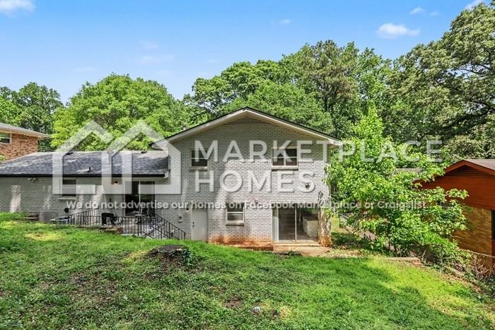 2470 Glenrock Dr #B - Photo 3 of 21