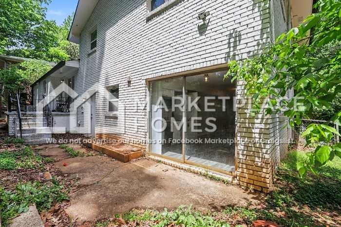 2470 Glenrock Dr #B - Photo 4 of 21