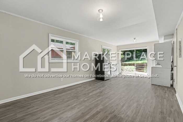 2470 Glenrock Dr #B - Photo 6 of 21