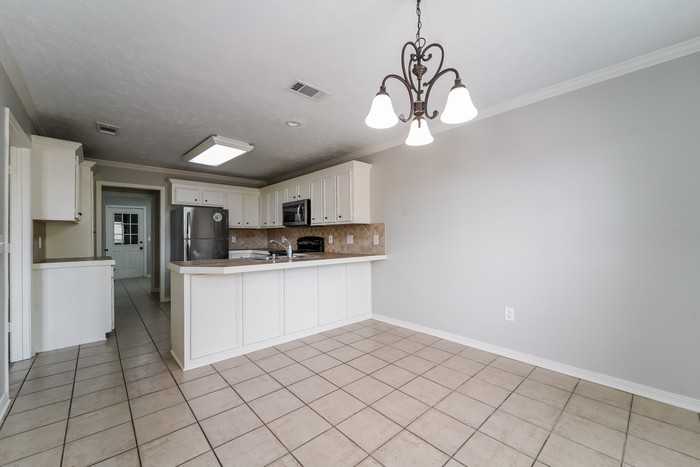 108 Cypress Ridge Dr - Photo 4 of 11