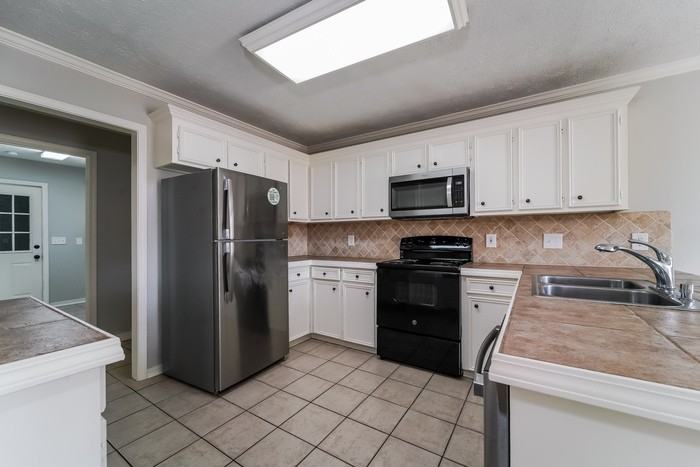 108 Cypress Ridge Dr - Photo 5 of 11