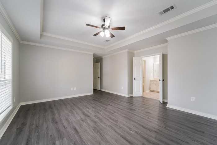 108 Cypress Ridge Dr - Photo 6 of 11