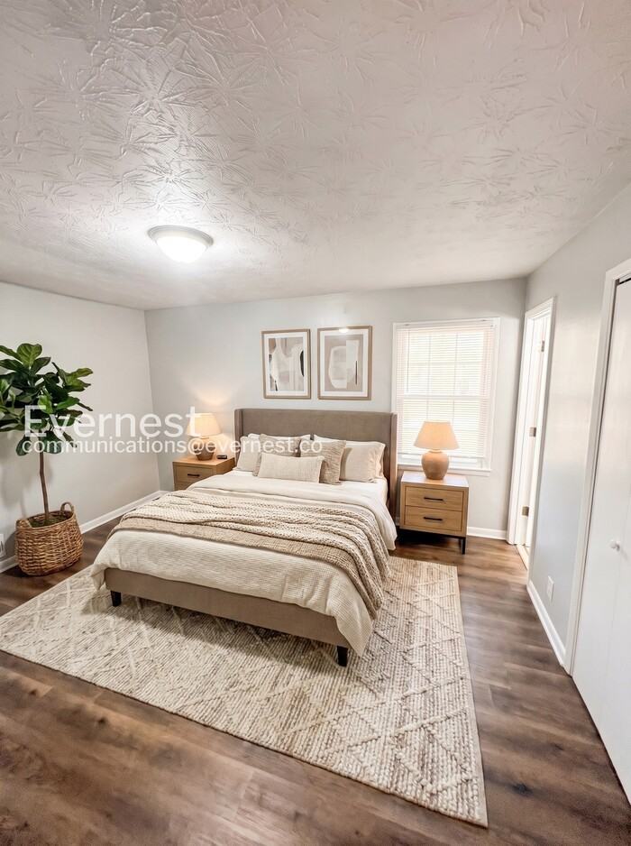 539 Green St - Photo 4 of 21