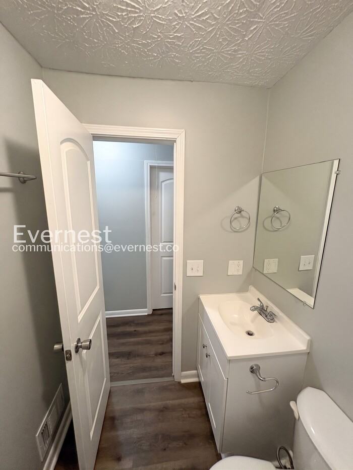 539 Green St - Photo 7 of 21