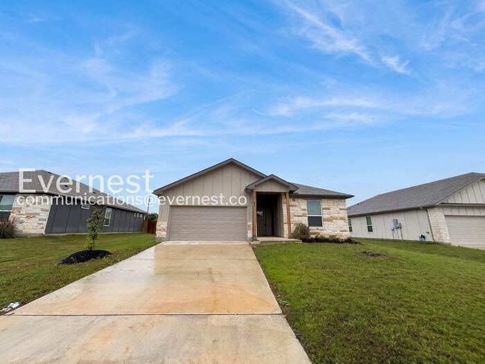 853 Freedom Cir - Photo 2 of 20
