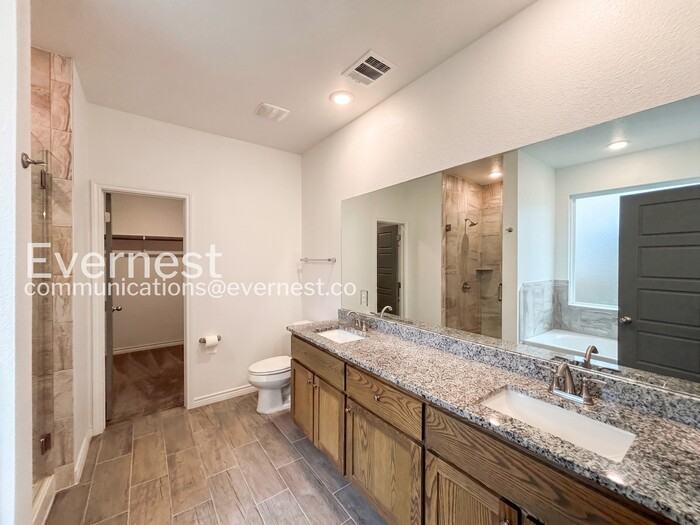853 Freedom Cir - Photo 6 of 20