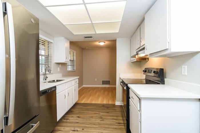 4750 Kempston Dr - Photo 5 of 20