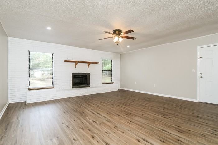4750 Kempston Dr - Photo 7 of 20