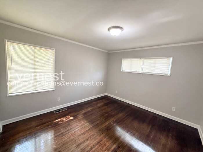 1232 Oakwood St - Photo 6 of 31