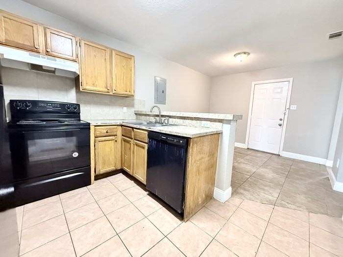 5200 Carol Ave - Photo 2 of 14