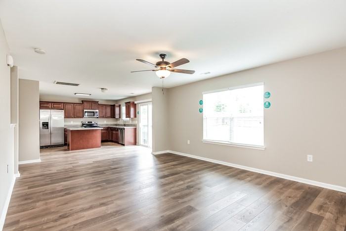 1800 Windy Willow Ln - Photo 4 of 21