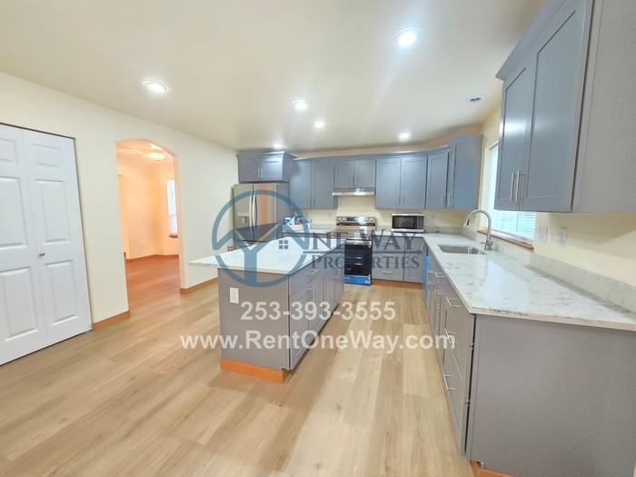 15304 88th Avenue Ct E - Photo 3 of 16