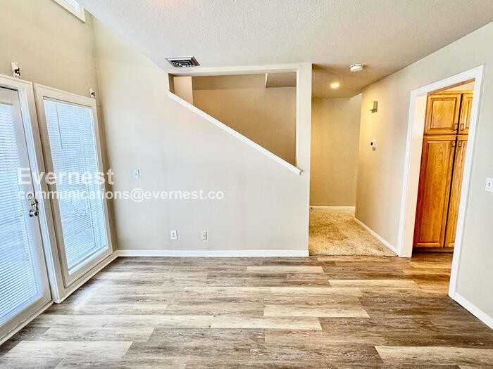 1321 S Lawton Ave - Photo 7 of 34