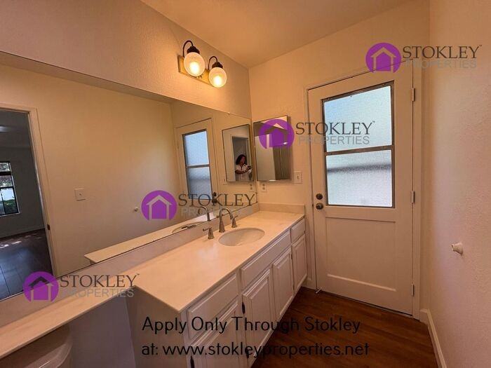 1484 Cortez Ct - Photo 5 of 47