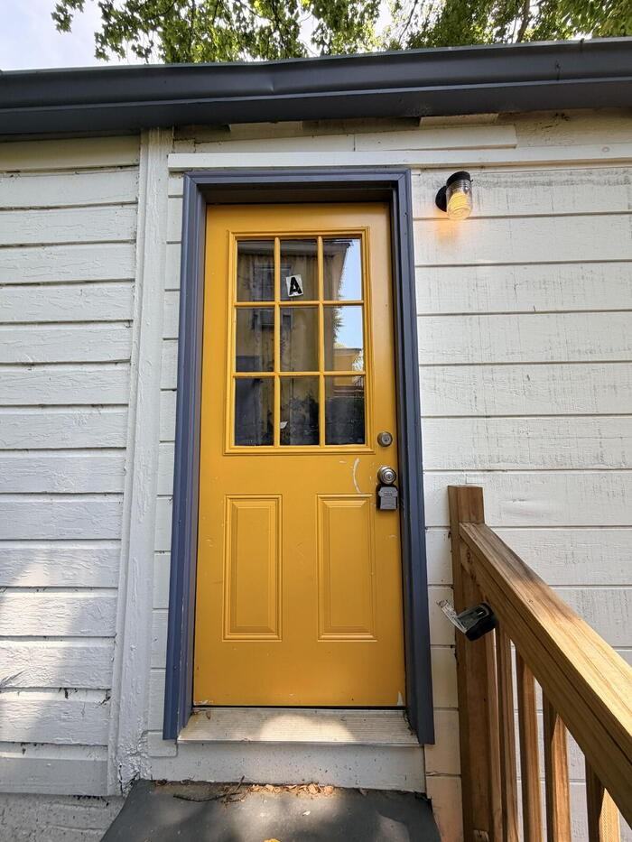 10 Rockmart Dr Nw #1 - Photo 3 of 12