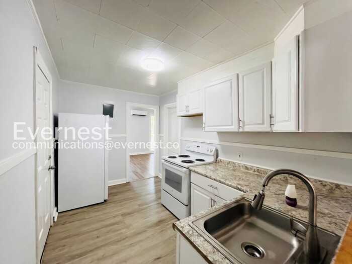 521 Launcelot Rd - Photo 2 of 27