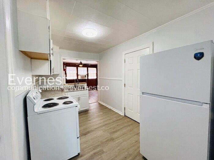 521 Launcelot Rd - Photo 3 of 27